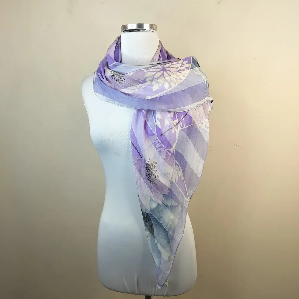 Oscar de la Renta Vintage Floral Silk Scarf 32x32 Purple Lavender Pastel
